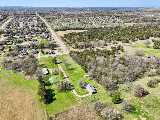 2992 Emery Rd, Murfreesboro, TN 37130