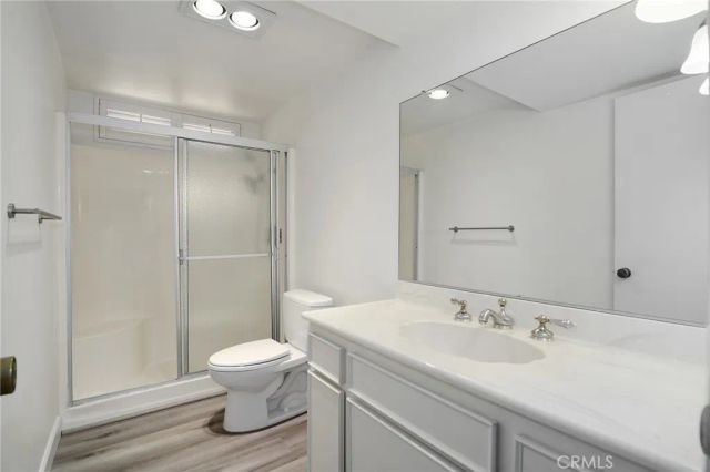 5255 Coldwater Canyon Avenue E, Sherman Oaks, CA 91401