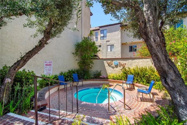 5255 Coldwater Canyon Avenue E, Sherman Oaks, CA 91401