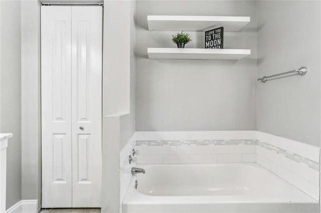 1888 La Mesa, Decatur, GA 30032