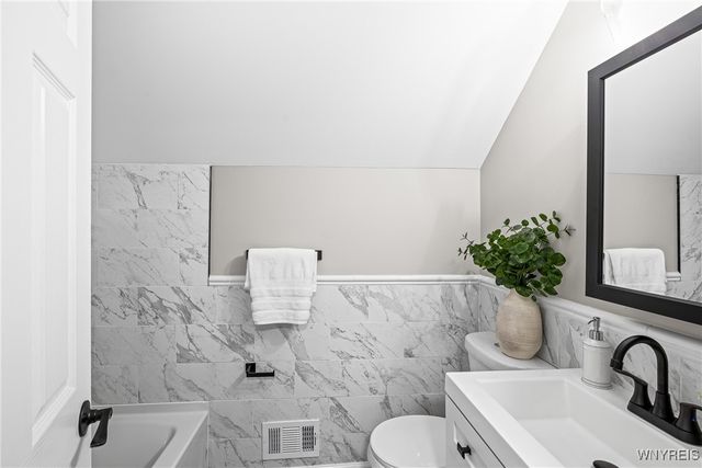 102 Crossman Avenue, Buffalo, NY 14211