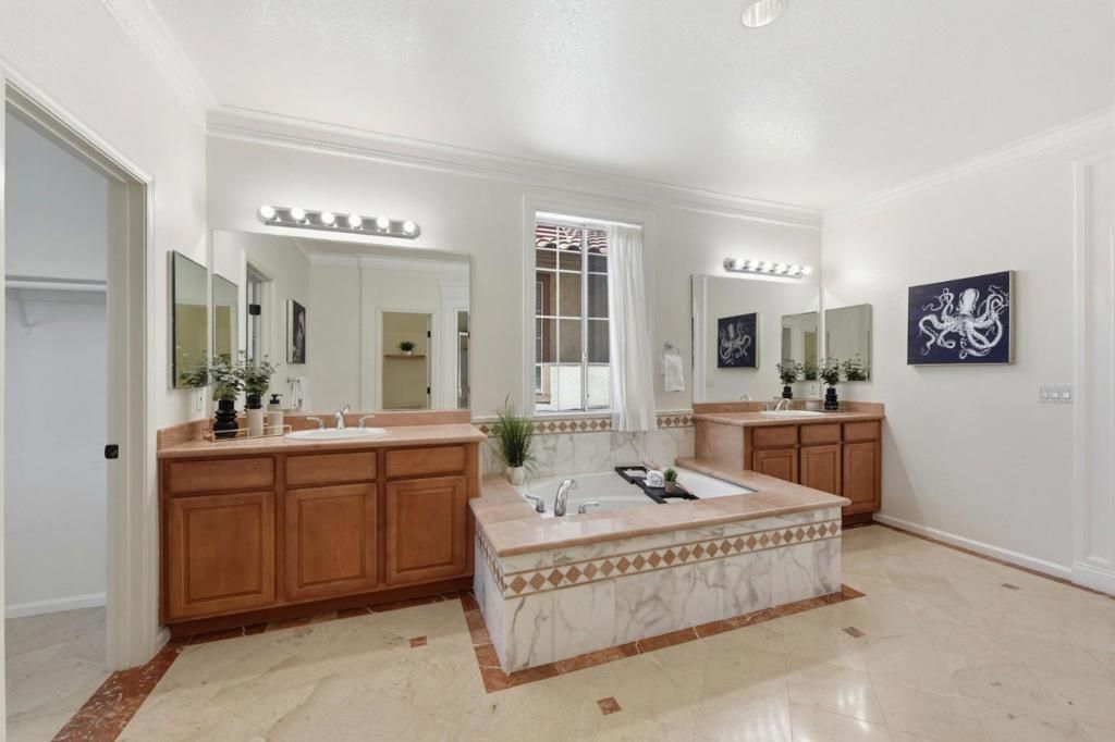 Image 36 of property listing at 5530 Cooney Place, San Jose, CA 95123