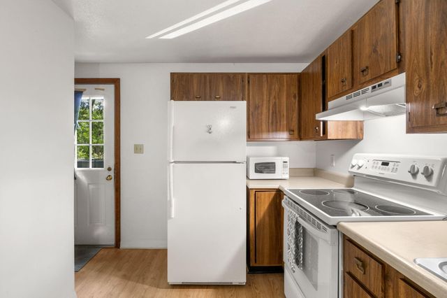 937 Pitchers Way, Hyannis, MA 02601