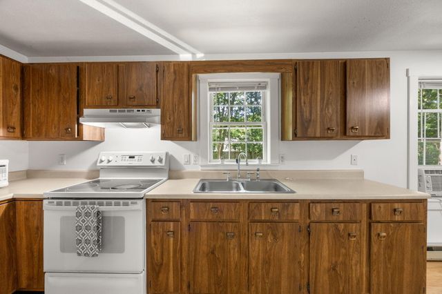 937 Pitchers Way, Hyannis, MA 02601