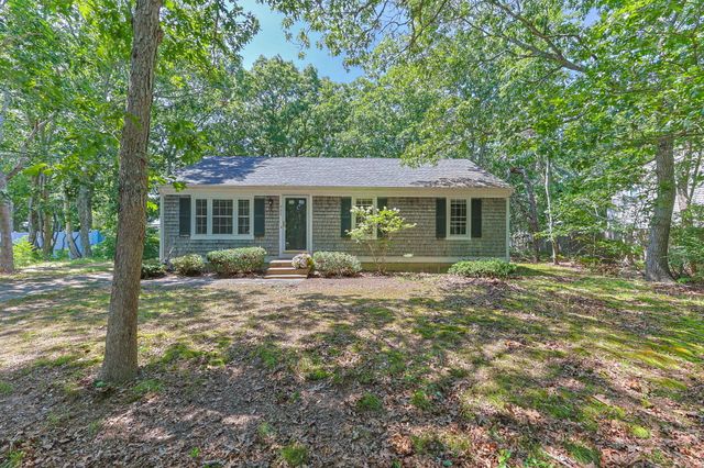 937 Pitchers Way, Hyannis, MA 02601