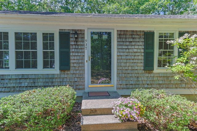 937 Pitchers Way, Hyannis, MA 02601