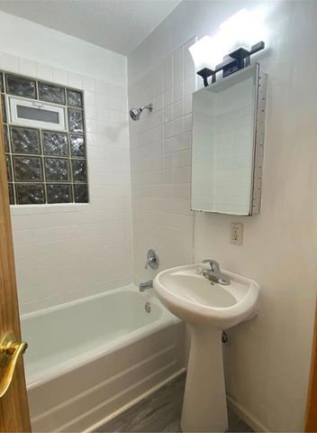 1068 Arundel Street, Saint Paul, MN 55117