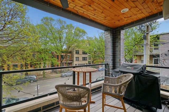 3614 N Damen Avenue 2, Chicago, IL 60618