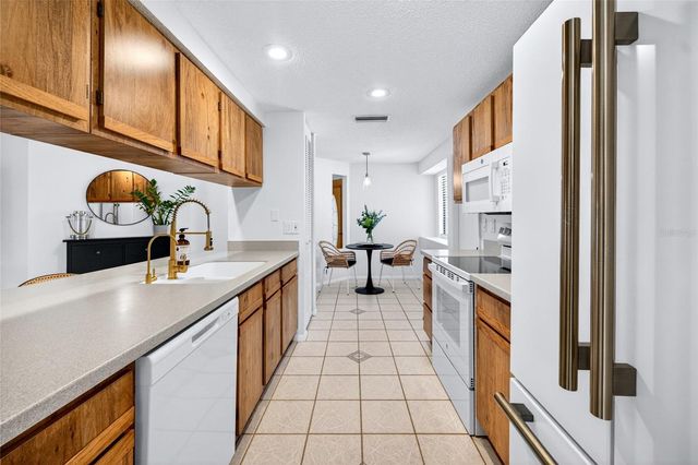629 BAY LAKE TRAIL, Oldsmar, FL 34677