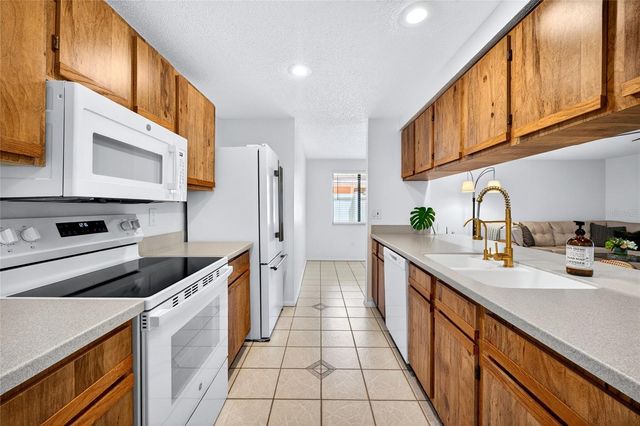629 BAY LAKE TRAIL, Oldsmar, FL 34677