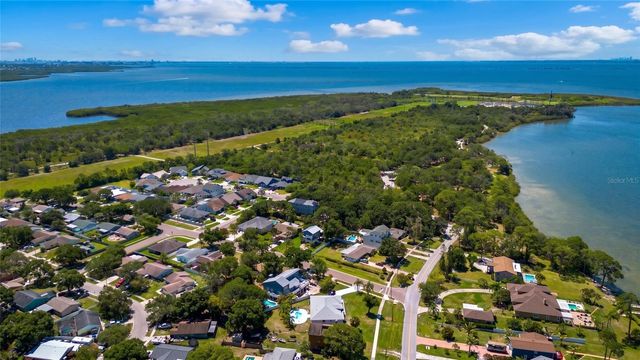 629 BAY LAKE TRAIL, Oldsmar, FL 34677