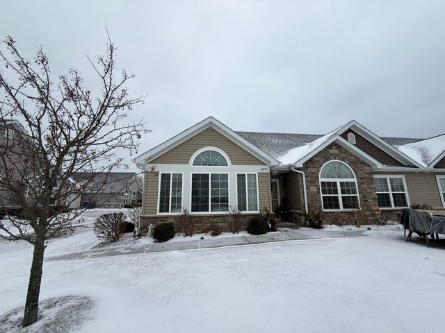 10971 Elkhart Place, Crown Point, IN 46307