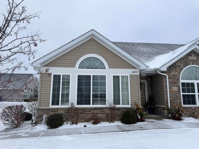 10971 Elkhart Place, Crown Point, IN 46307