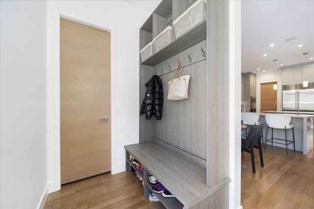 176 S Arlington Avenue, Elmhurst, IL 60126