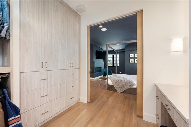 176 S Arlington Avenue, Elmhurst, IL 60126