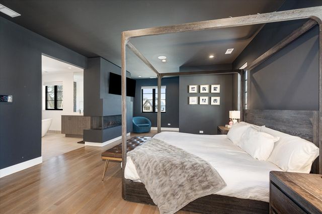 176 S Arlington Avenue, Elmhurst, IL 60126