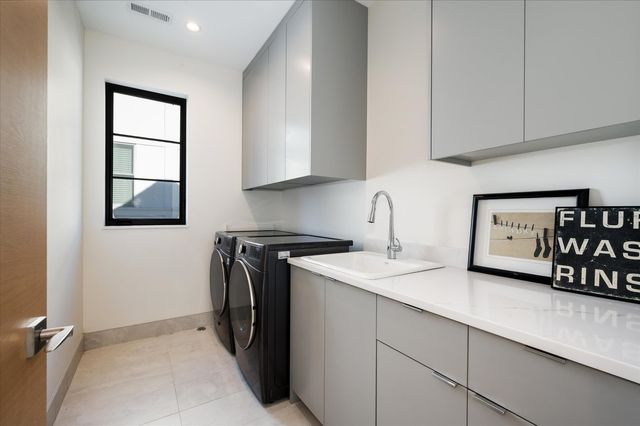 176 S Arlington Avenue, Elmhurst, IL 60126