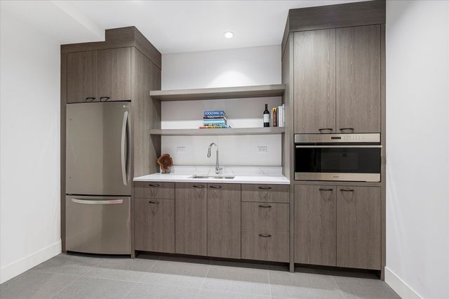 176 S Arlington Avenue, Elmhurst, IL 60126