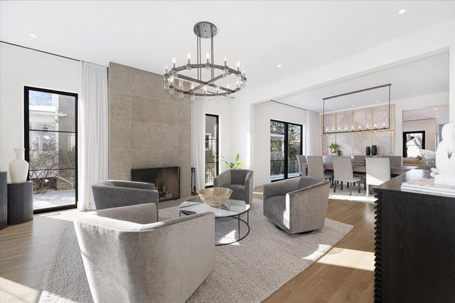 176 S Arlington Avenue, Elmhurst, IL 60126