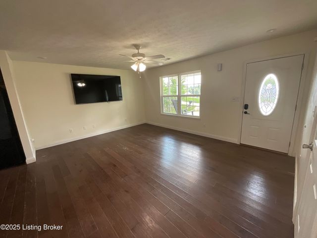 386 School Side Dr. Dr, Brandenburg, KY 40108