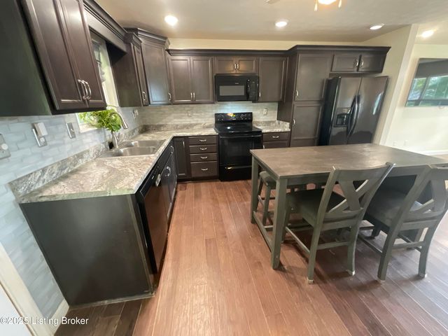 386 School Side Dr. Dr, Brandenburg, KY 40108