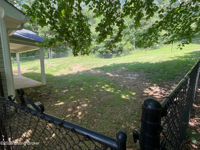 386 School Side Dr. Dr, Brandenburg, KY 40108