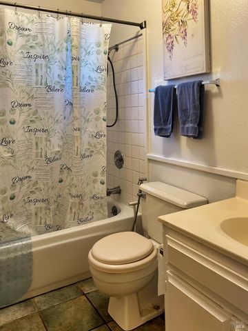 4020 Ridge Cir, Willits, CA 95490