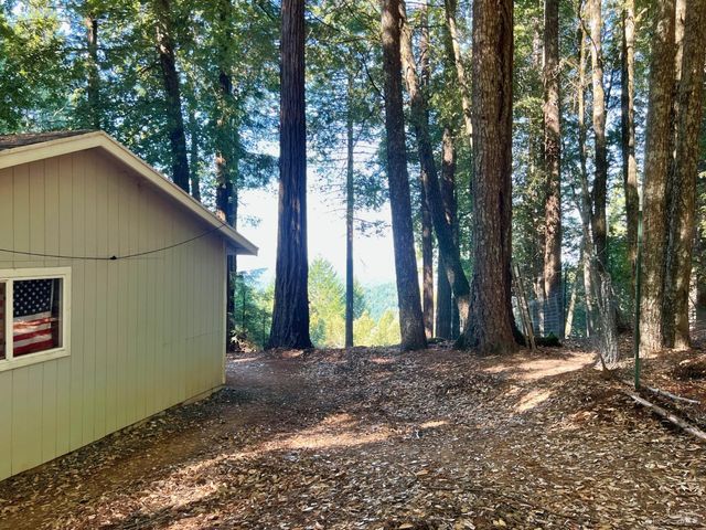 4020 Ridge Cir, Willits, CA 95490