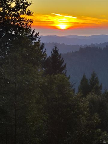 4020 Ridge Cir, Willits, CA 95490