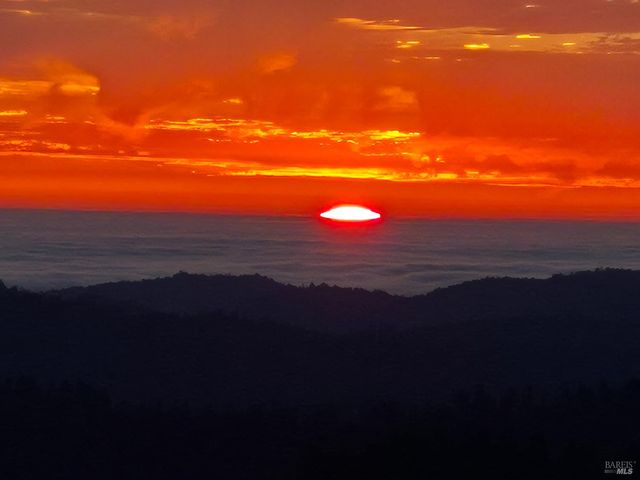 4020 Ridge Cir, Willits, CA 95490