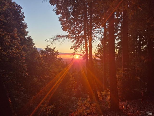 4020 Ridge Cir, Willits, CA 95490