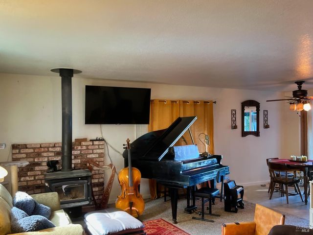 4020 Ridge Cir, Willits, CA 95490