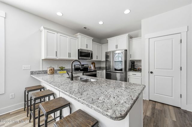104 Aspen Road, Hampstead, NC 28443