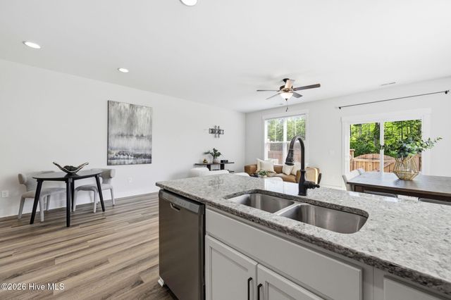 104 Aspen Road, Hampstead, NC 28443