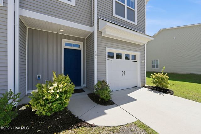 104 Aspen Road, Hampstead, NC 28443