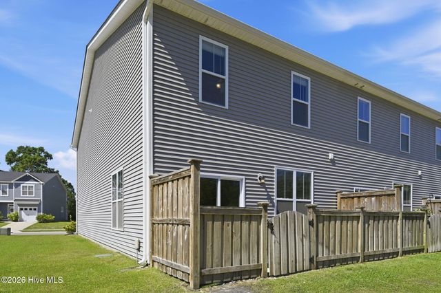 104 Aspen Road, Hampstead, NC 28443