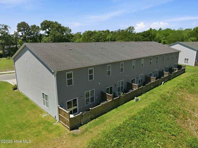 104 Aspen Road, Hampstead, NC 28443
