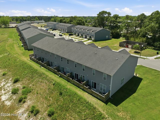 104 Aspen Road, Hampstead, NC 28443