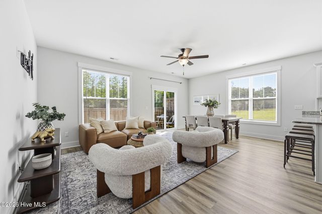 104 Aspen Road, Hampstead, NC 28443