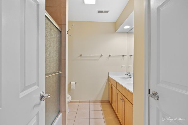 2640 CHELSEY Street, Buffalo Grove, IL 60089