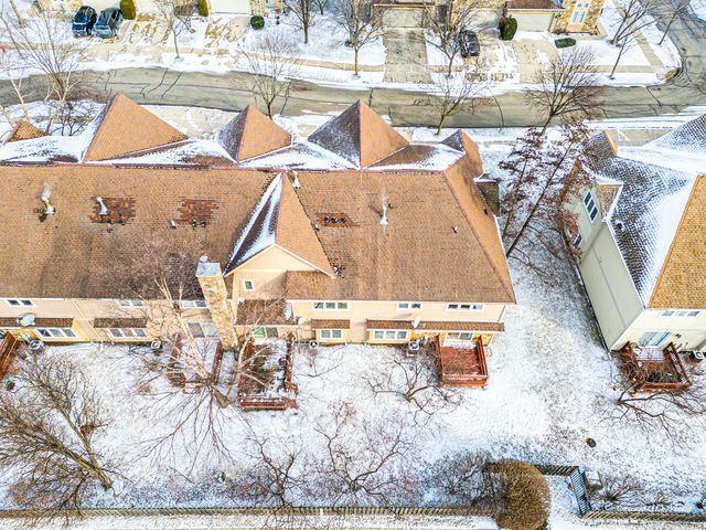 2640 CHELSEY Street, Buffalo Grove, IL 60089