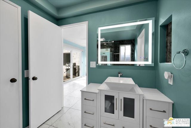 2490 Miramonte Circle B, Palm Springs, CA 92264