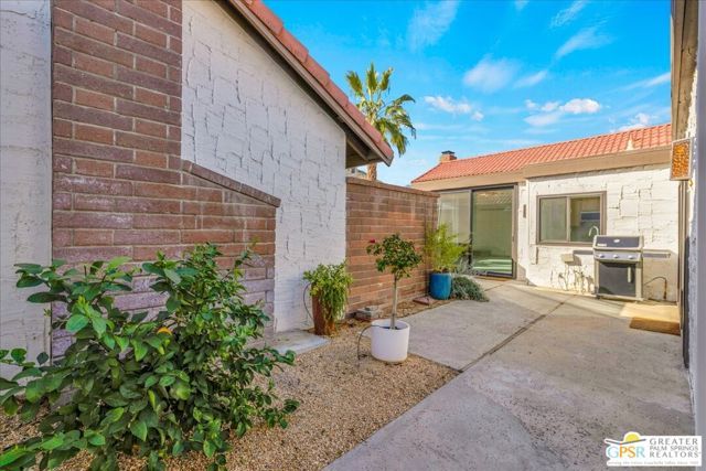 2490 Miramonte Circle B, Palm Springs, CA 92264
