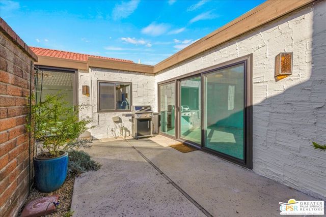 2490 Miramonte Circle B, Palm Springs, CA 92264