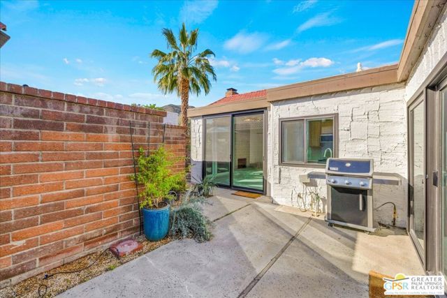 2490 Miramonte Circle B, Palm Springs, CA 92264
