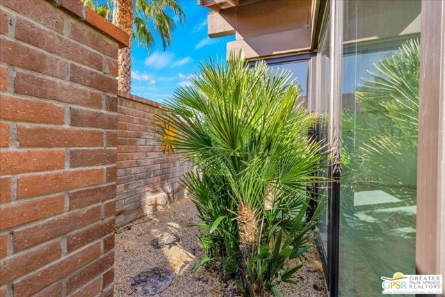 2490 Miramonte Circle B, Palm Springs, CA 92264