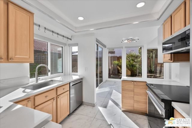 2490 Miramonte Circle B, Palm Springs, CA 92264