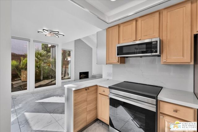 2490 Miramonte Circle B, Palm Springs, CA 92264