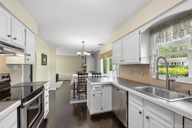 23 Meroke Lane, Rocky Point, NY 11778
