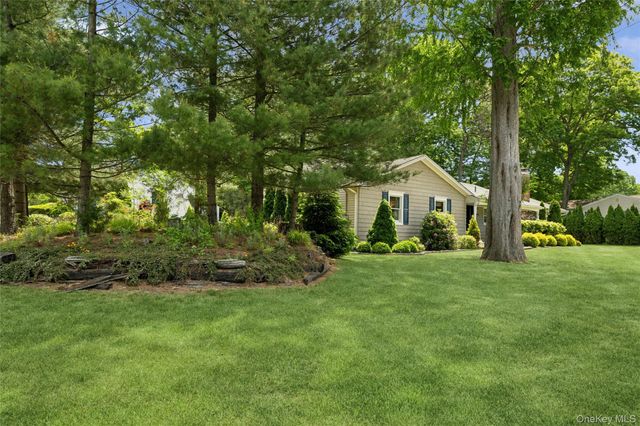 23 Meroke Lane, Rocky Point, NY 11778